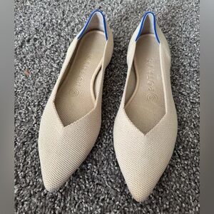 Ecru Rothy’s point flats tortoise bottom